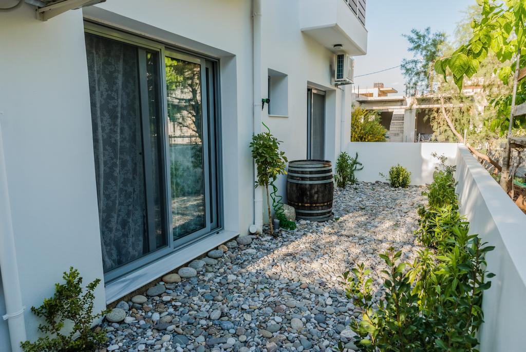 Villa Iceberg Каламаки Экстерьер фото